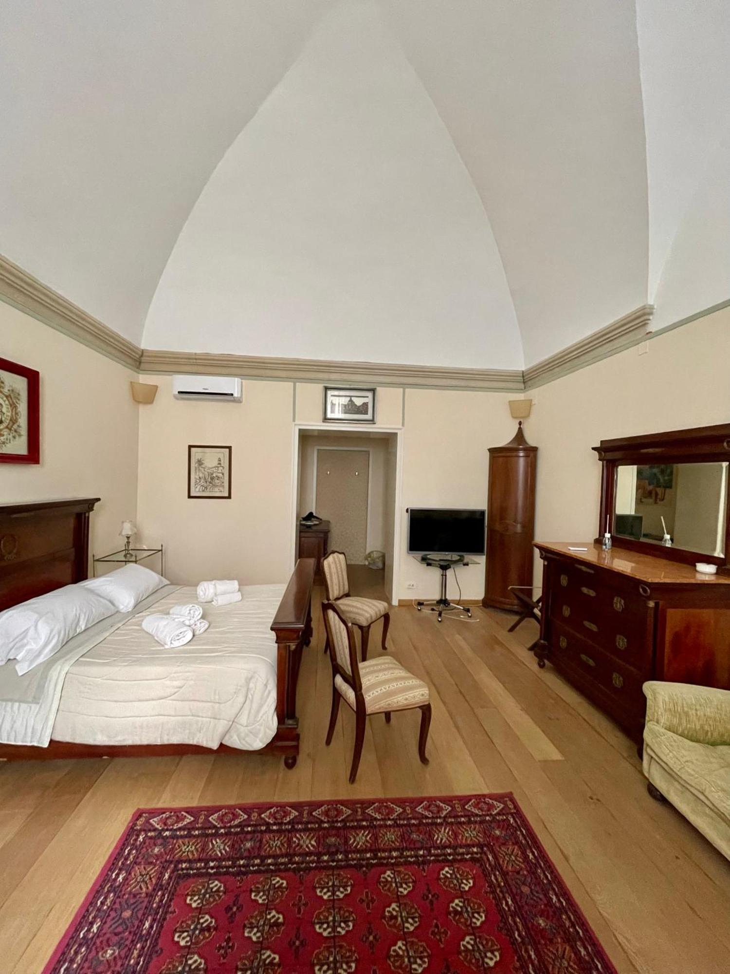4 Balconi Rooms- Dimora Arditi B&B 莱切 外观 照片