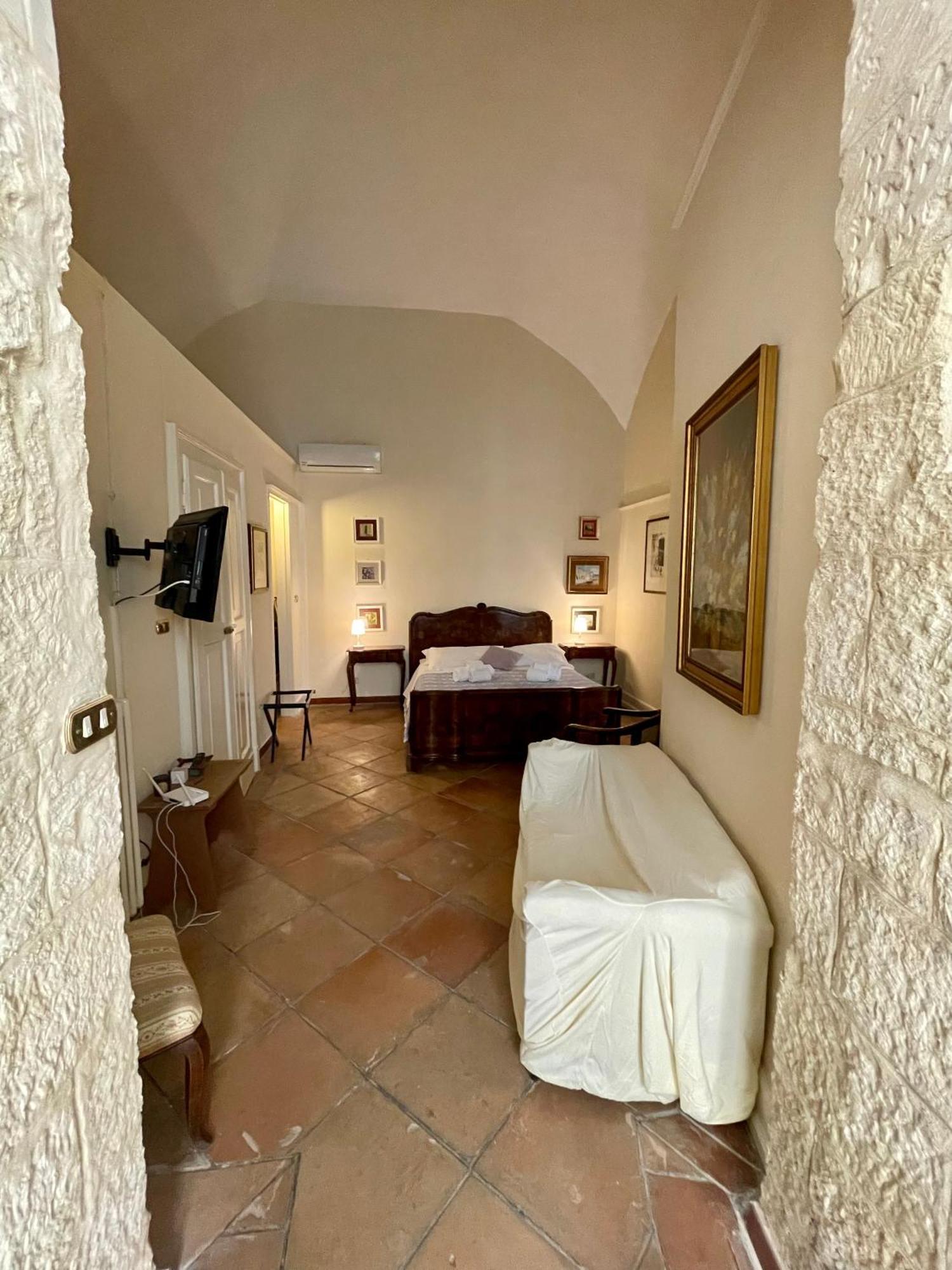 4 Balconi Rooms- Dimora Arditi B&B 莱切 外观 照片