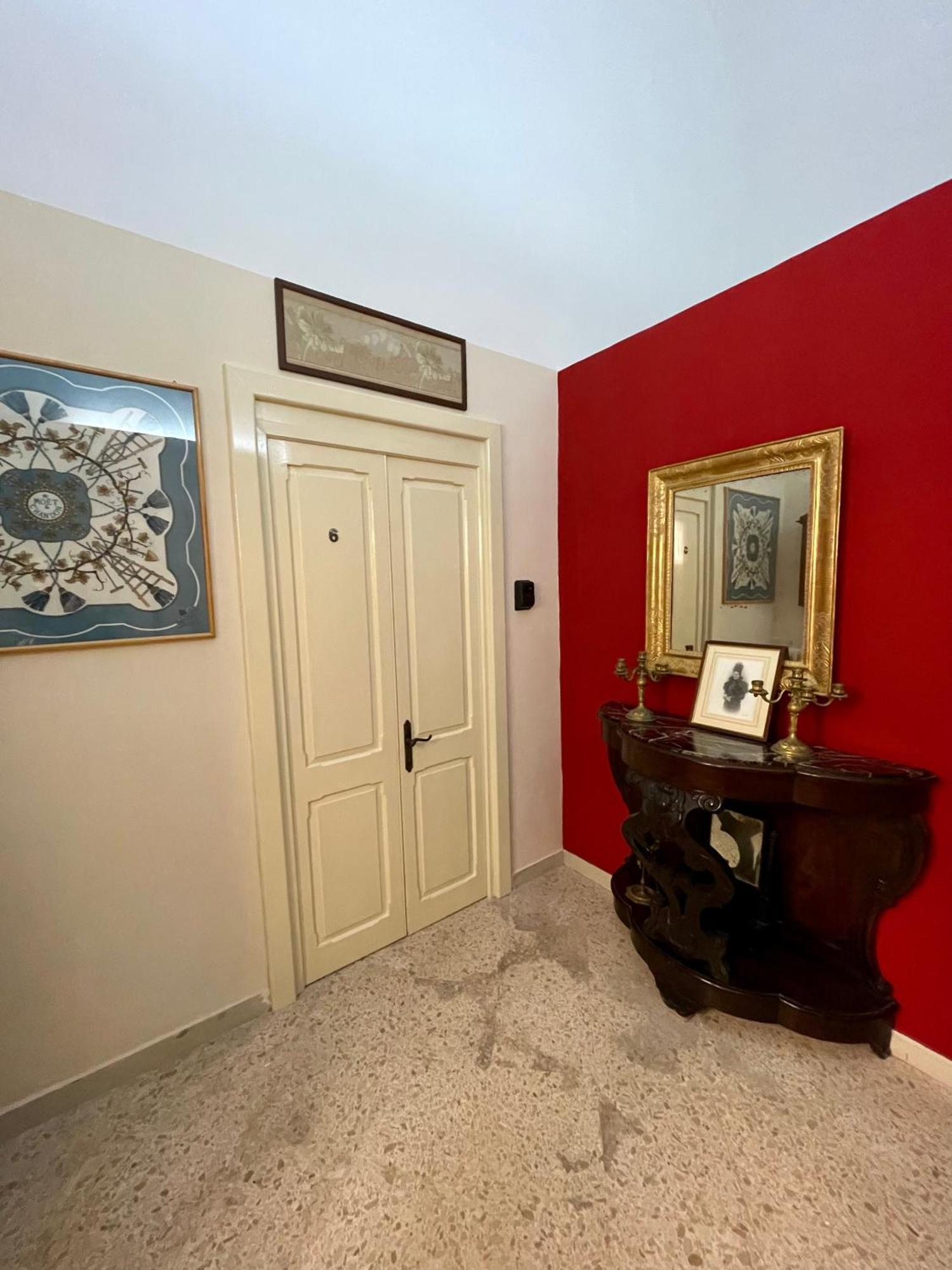 4 Balconi Rooms- Dimora Arditi B&B 莱切 外观 照片